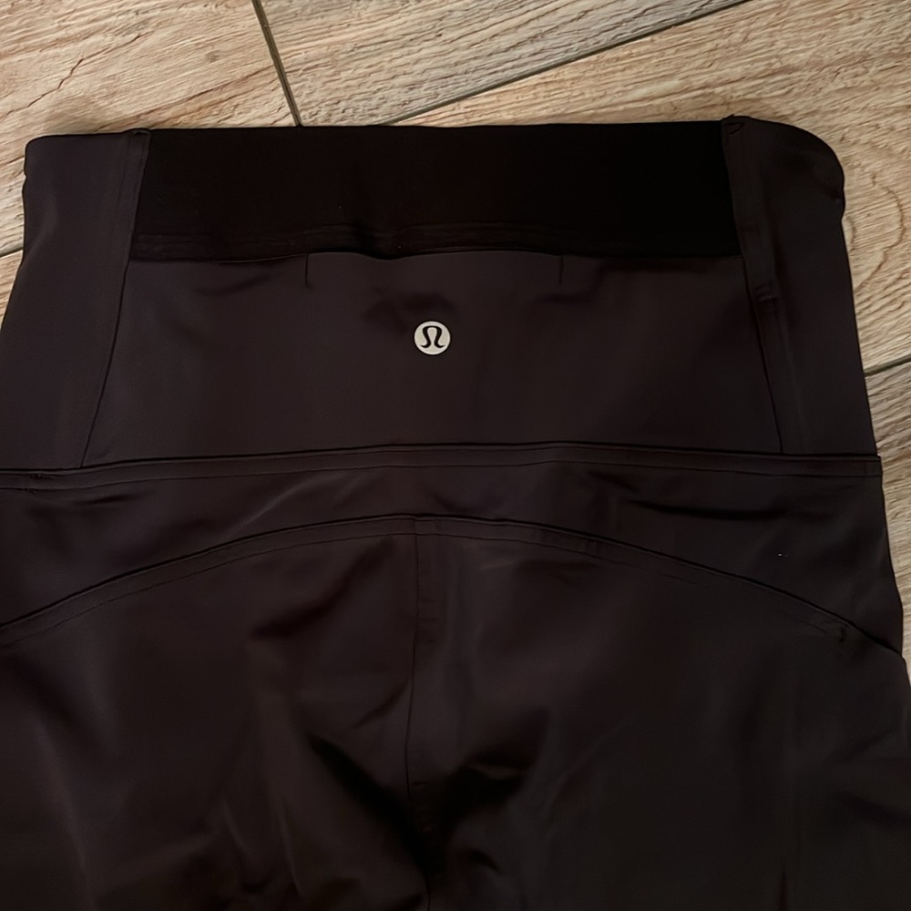 NWOT - Lulu Rogue Renegade Legging 25” - Picture 3 of 3